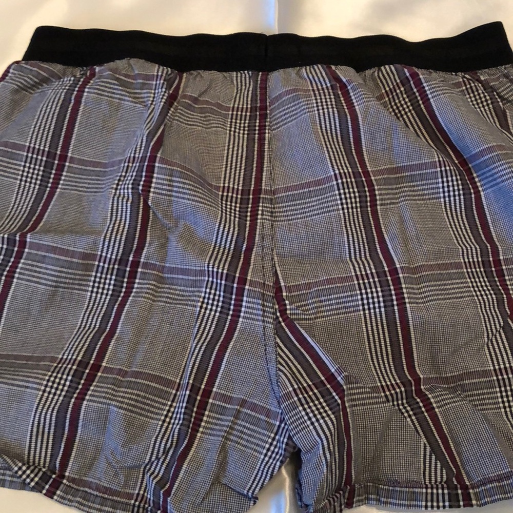 Men’s Sean John Plaid Boxer - Picture 2 of 4